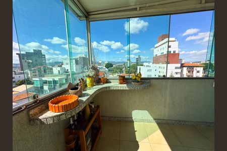 Apartamento para alugar com 300m², 4 quartos e 2 vagasÁrea de Serviço