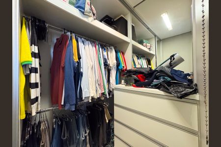 Apartamento para alugar com 300m², 4 quartos e 2 vagasQuarto