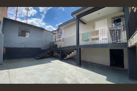 Casa à venda com 426m², 8 quartos e 2 vagas Casa à venda com 426m², 8 quartos e 2 vagasQuintal