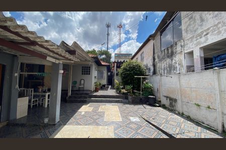 Casa à venda com 426m², 8 quartos e 2 vagas Casa à venda com 426m², 8 quartos e 2 vagasQuintal