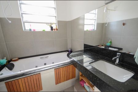 Apartamento à venda com 70m², 3 quartos e 1 vagaBanheiro 2