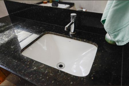 Apartamento à venda com 70m², 3 quartos e 1 vagaBanheiro 2