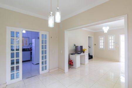 Casa à venda com 160m², 4 quartos e 1 vagaSala