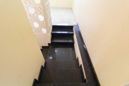 Casa à venda com 160m², 4 quartos e 1 vagaEscada