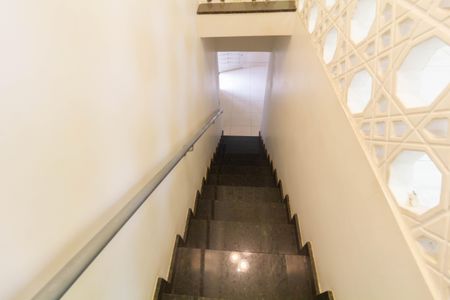 Casa à venda com 160m², 4 quartos e 1 vagaEscada