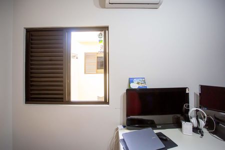 Casa à venda com 226m², 4 quartos e 2 vagasQuarto 3