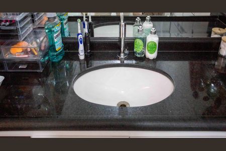 Casa à venda com 226m², 4 quartos e 2 vagasBanheiro do Quarto 1