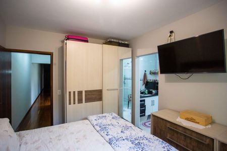 Casa à venda com 226m², 4 quartos e 2 vagasQuarto 1