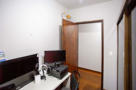 Casa à venda com 226m², 4 quartos e 2 vagasQuarto 3