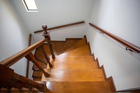 Casa à venda com 226m², 4 quartos e 2 vagasEscada