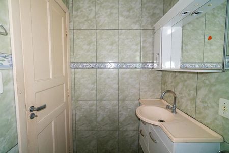 Casa à venda com 200m², 3 quartos e 2 vagasCasa 1 - Banheiro Social