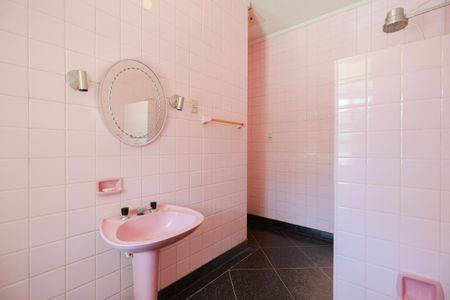 Casa à venda com 223m², 3 quartos e 1 vagaBanheiro 1