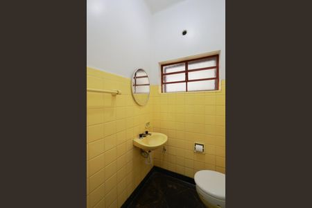 Casa à venda com 223m², 3 quartos e 1 vagaBanheiro 2