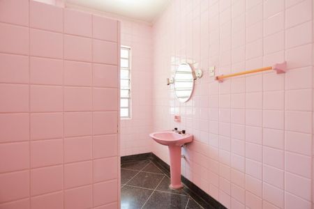 Casa à venda com 223m², 3 quartos e 1 vagaBanheiro 1