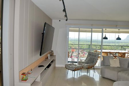 Apartamento à venda com 192m², 4 quartos e 3 vagas Apartamento à venda com 192m², 4 quartos e 3 vagasSala