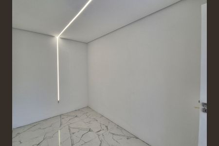 Casa de condomínio à venda com 1280m², 6 quartos e 5 vagasCloset da Suíte 2