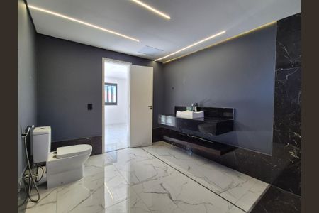 Casa de condomínio à venda com 1280m², 6 quartos e 5 vagasBanheiro da Suíte 2