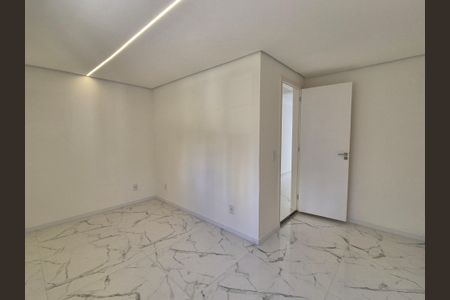 Casa de condomínio à venda com 1280m², 6 quartos e 5 vagasQuarto