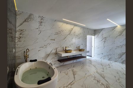 Casa de condomínio à venda com 1280m², 6 quartos e 5 vagasBanheiro da Suíte 4
