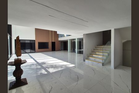 Casa de condomínio à venda com 1280m², 6 quartos e 5 vagasSala