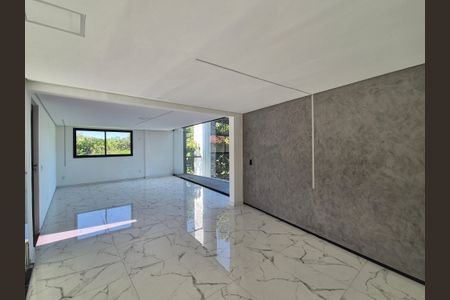 Casa de condomínio à venda com 1280m², 6 quartos e 5 vagasSala 2