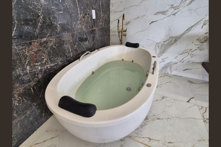 Casa de condomínio à venda com 1280m², 6 quartos e 5 vagasBanheiro da Suíte 4