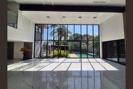 Casa de condomínio à venda com 1280m², 6 quartos e 5 vagasSala