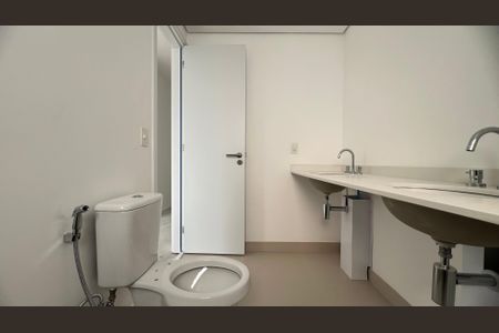 Apartamento para alugar com 195m², 4 quartos e 3 vagasBanheiro da Suíte 2