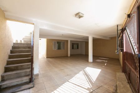 Casa à venda com 313m², 6 quartos e 7 vagasGaragem - Entrada