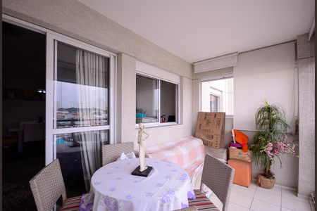 Apartamento para alugar com 65m², 2 quartos e 1 vaga Apartamento para alugar com 65m², 2 quartos e 1 vagaSala - Varanda