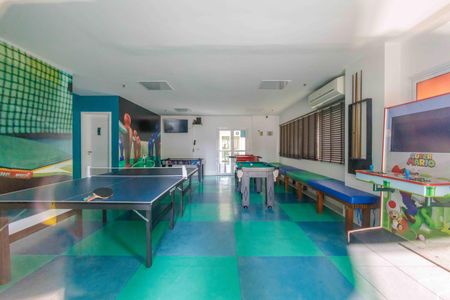 Apartamento à venda com 99m², 1 quarto e 2 vagas Apartamento à venda com 99m², 1 quarto e 2 vagasÁrea Comum Salão de Jogos