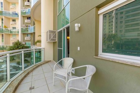 Apartamento à venda com 99m², 1 quarto e 2 vagas Apartamento à venda com 99m², 1 quarto e 2 vagasVaranda