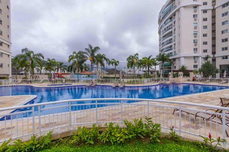 Apartamento à venda com 99m², 1 quarto e 2 vagas Apartamento à venda com 99m², 1 quarto e 2 vagasÁrea Comum Piscina