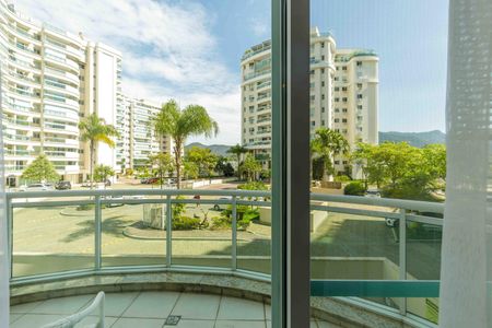 Apartamento à venda com 99m², 1 quarto e 2 vagas Apartamento à venda com 99m², 1 quarto e 2 vagasVaranda