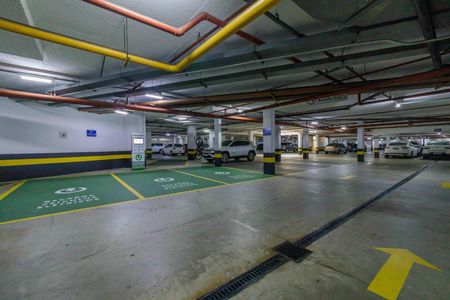 Apartamento à venda com 99m², 1 quarto e 2 vagas Apartamento à venda com 99m², 1 quarto e 2 vagasÁrea Comum Garagem