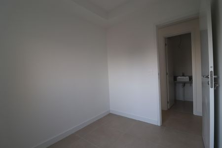 Apartamento à venda com 96m², 3 quartos e 2 vagasQuarto 