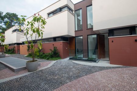 Casa à venda com 486m², 3 quartos e 4 vagas Casa à venda com 486m², 3 quartos e 4 vagasÁrea comum
