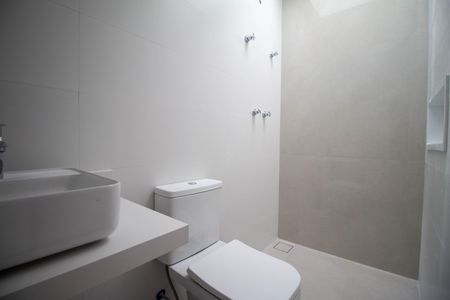 Casa à venda com 486m², 3 quartos e 4 vagas Casa à venda com 486m², 3 quartos e 4 vagasBanheiro 2