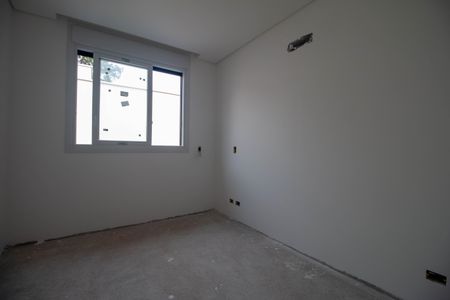 Casa à venda com 486m², 3 quartos e 4 vagas Casa à venda com 486m², 3 quartos e 4 vagasQuarto 2