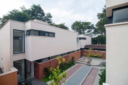 Casa à venda com 486m², 3 quartos e 4 vagas Casa à venda com 486m², 3 quartos e 4 vagasVista