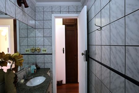 Apartamento à venda com 56m², 2 quartos e 1 vagaBanheiro Social