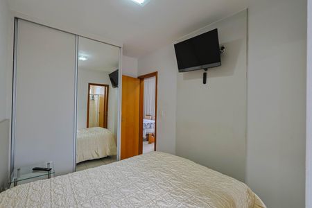 Apartamento à venda com 120m², 3 quartos e 2 vagas Apartamento à venda com 120m², 3 quartos e 2 vagasQuarto 2 - Suíte