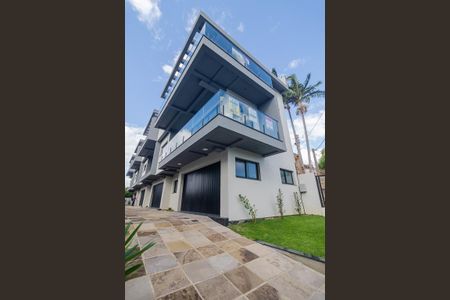 Casa de condomínio à venda com 177m², 3 quartos e 2 vagas Casa de condomínio à venda com 177m², 3 quartos e 2 vagasFachada da Residência