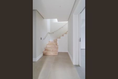 Casa de condomínio à venda com 177m², 3 quartos e 2 vagas Casa de condomínio à venda com 177m², 3 quartos e 2 vagasEscada da entrada