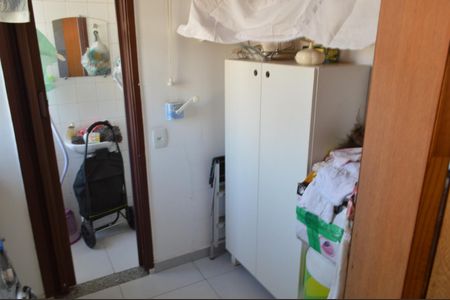 Apartamento à venda com 78m², 2 quartos e 1 vaga Apartamento à venda com 78m², 2 quartos e 1 vagaQuarto e Área de Serviço