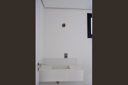 Casa de condomínio à venda com 177m², 3 quartos e 2 vagasLavabo