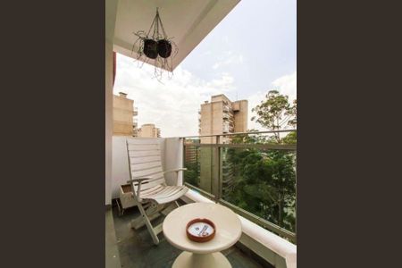 Apartamento à venda com 163m², 3 quartos e 3 vagasFoto 01