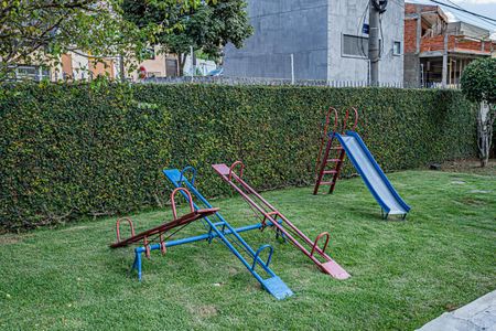 Apartamento para alugar com 65m², 2 quartos e 1 vaga Apartamento para alugar com 65m², 2 quartos e 1 vagaÁrea comum - Playground