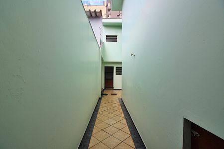 Casa para alugar com 212m², 2 quartos e 2 vagasCorredor