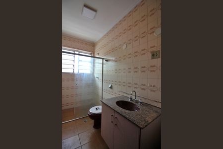 Casa para alugar com 212m², 2 quartos e 2 vagasBanheiro Social